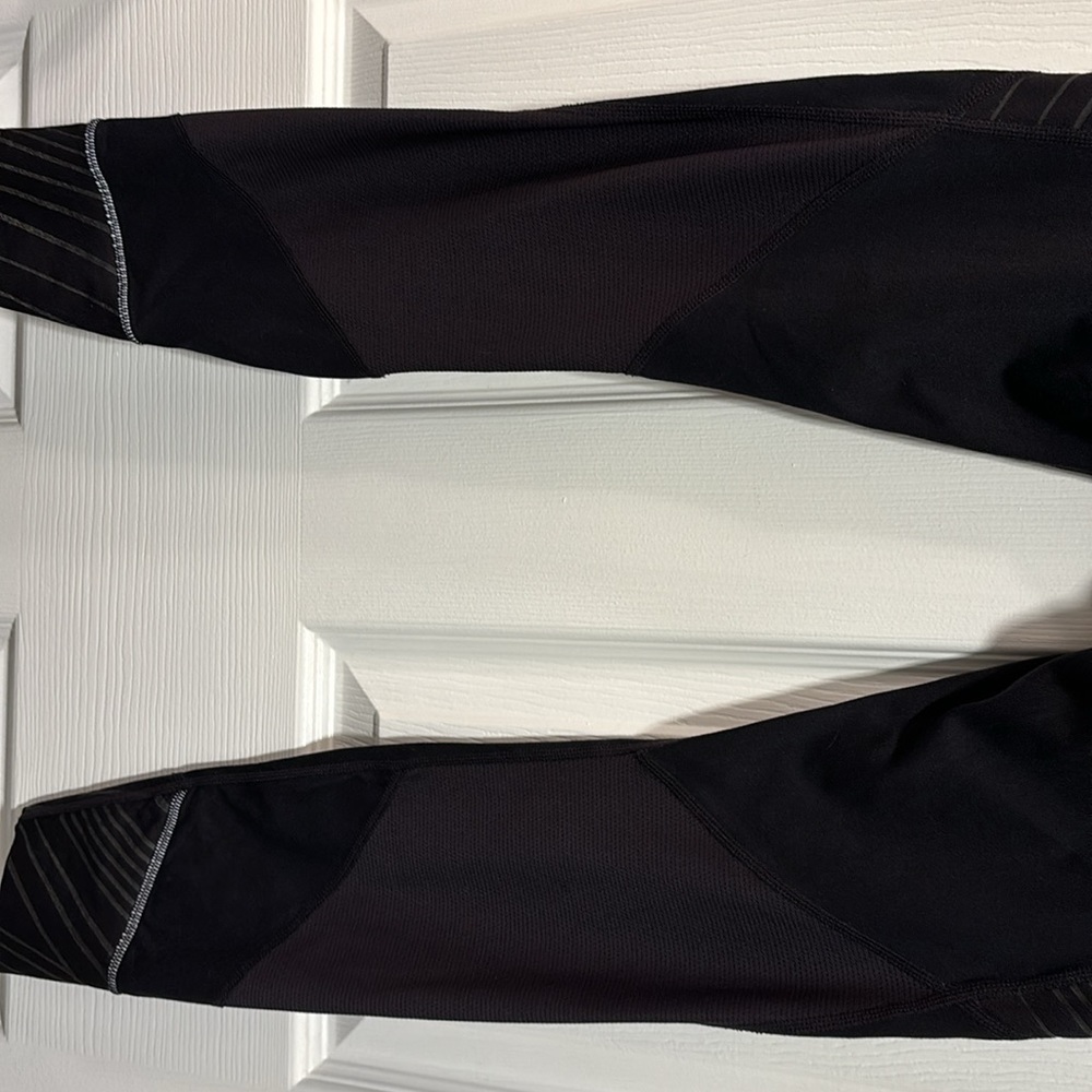 Athleta XS Black Leggings with Pockets - Picture 7 of 7